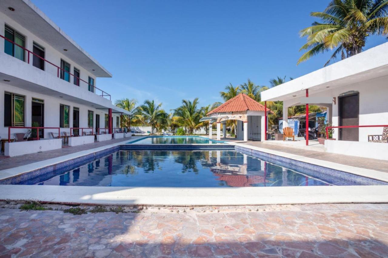 Pelican Inn At Las Dunas Chelem Exterior foto