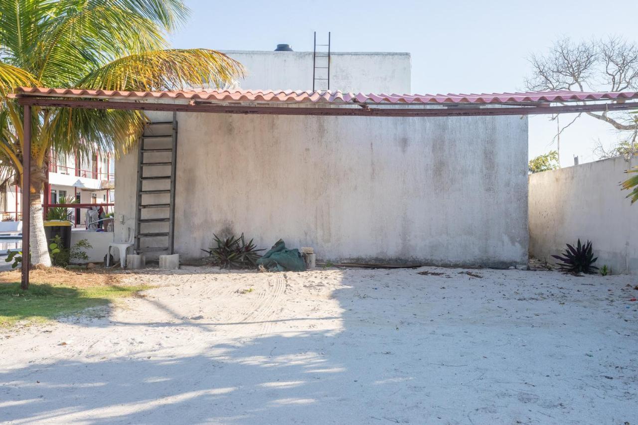 Pelican Inn At Las Dunas Chelem Exterior foto